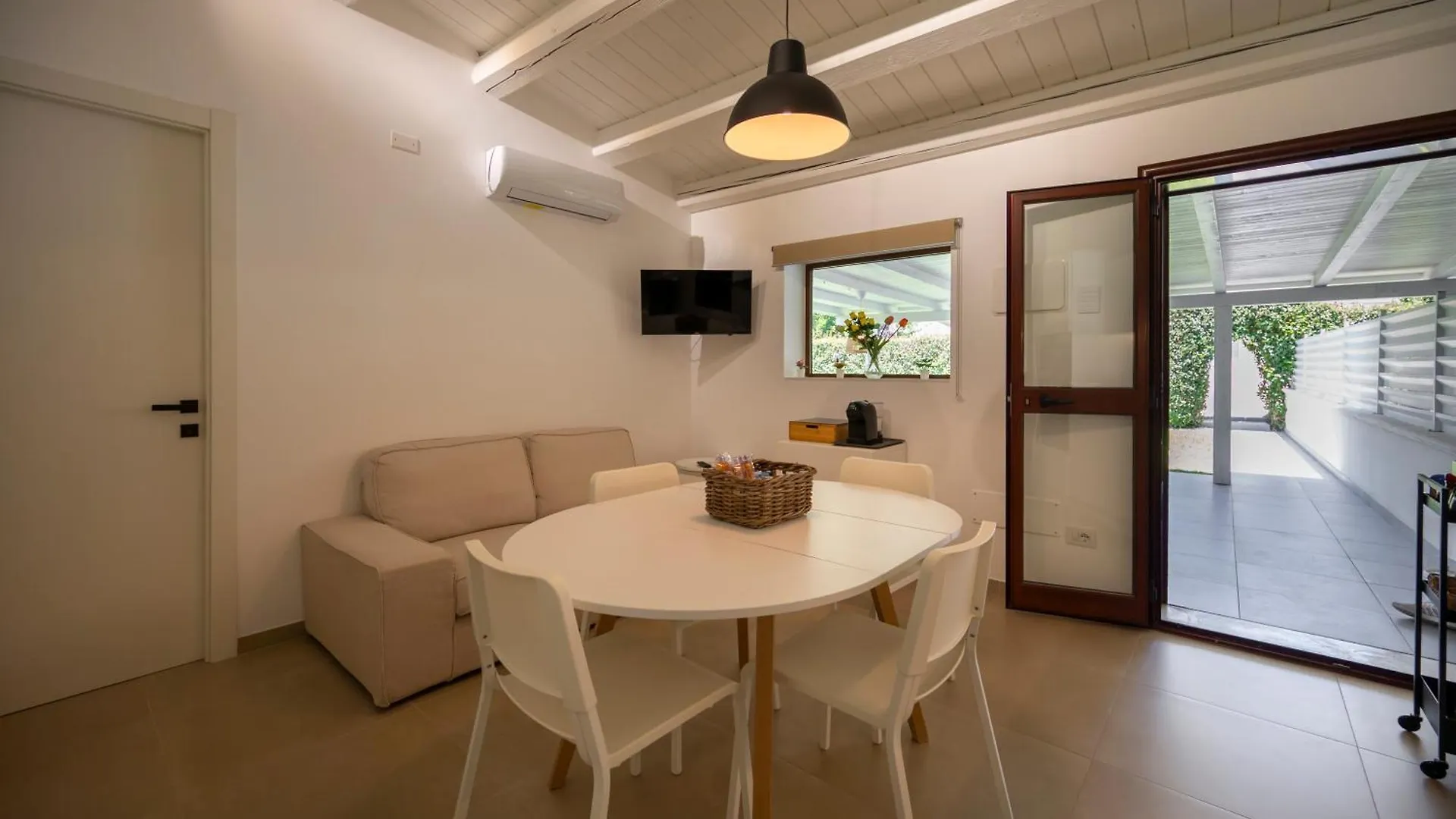 Villa Dolmen Beach Avola 0*,  Italië