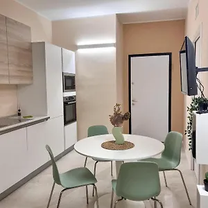 minimal-chic-apartment.it-lombardy.com/